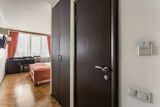 Гостиница Университетская Москва Двухместный стандарт с двуспальной кроватью-11