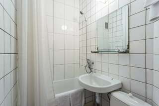 Гостиница Университетская Москва Двухместный эконом с двумя кроватями-3