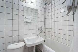 Гостиница Университетская Москва Двухместный эконом с одной двуспальной кроватью-3