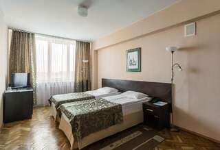 Гостиница Университетская Москва Бюджетный двухместный номер с 2 отдельными кроватями-6